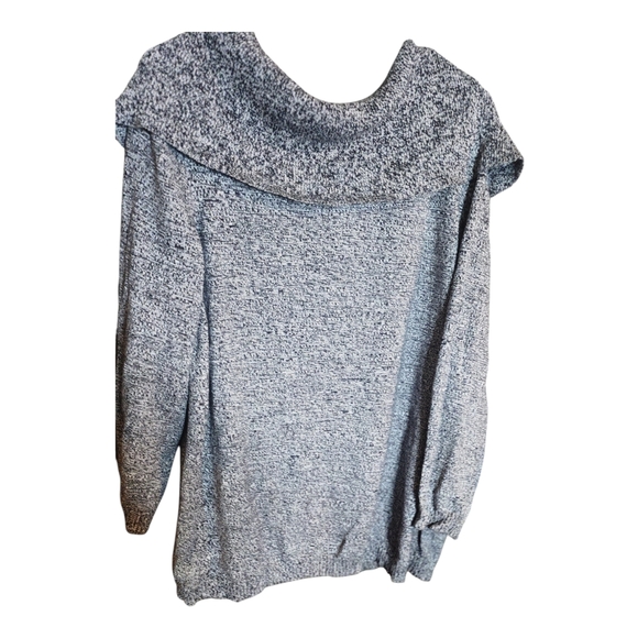 Catherines Gray  Off the Shoulder  Sweater Size 1x 18/20 - Picture 2 of 3